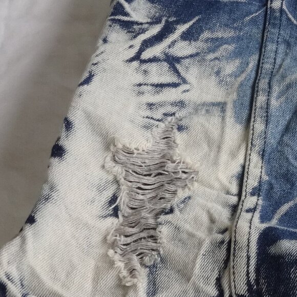 Carbon women's denim vest size L, distressed, front button, adjustable waist, - Picture 14 of 14